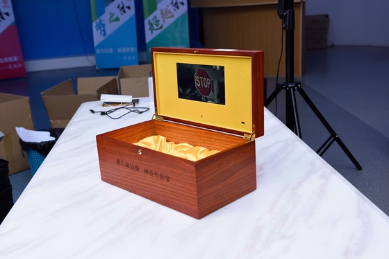HD LCD Houten de Doosoem van de het Scherm Videogift voor promotie marketing